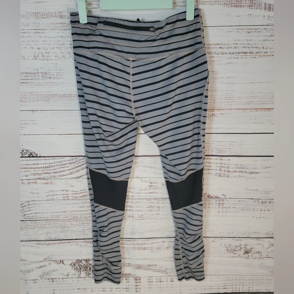 Athleta Relay M stripped skinny leggings - Picture 4 of 7